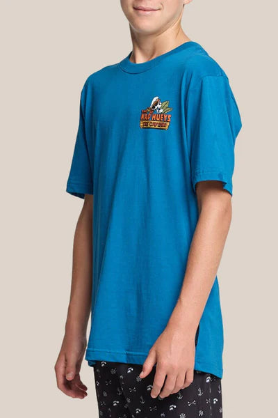 THE MAD HUEYS THE ISLAND CAPTION YOUTH SS TEE