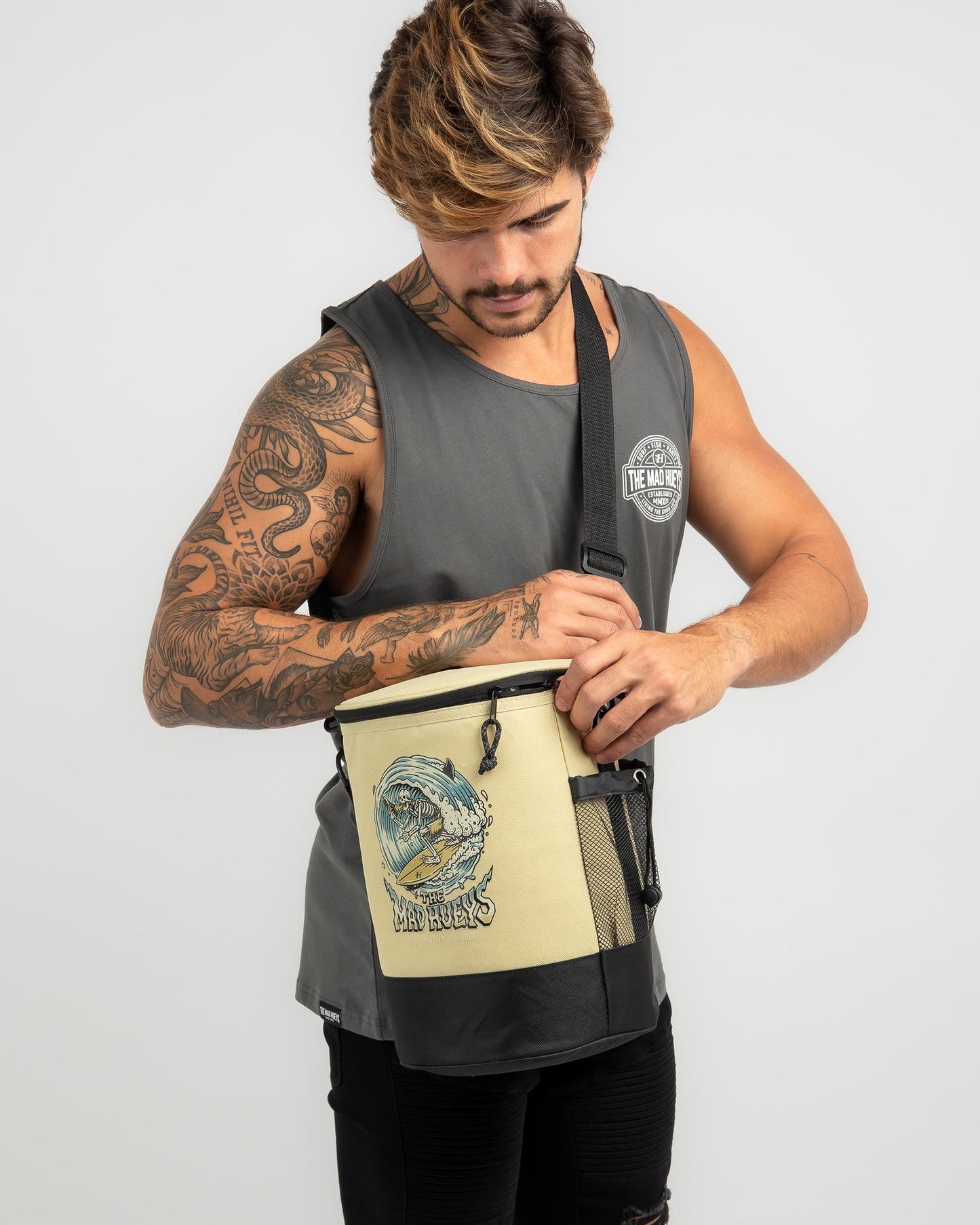 THE MAD HUEYS SURFING SHOEY COOLER BAG