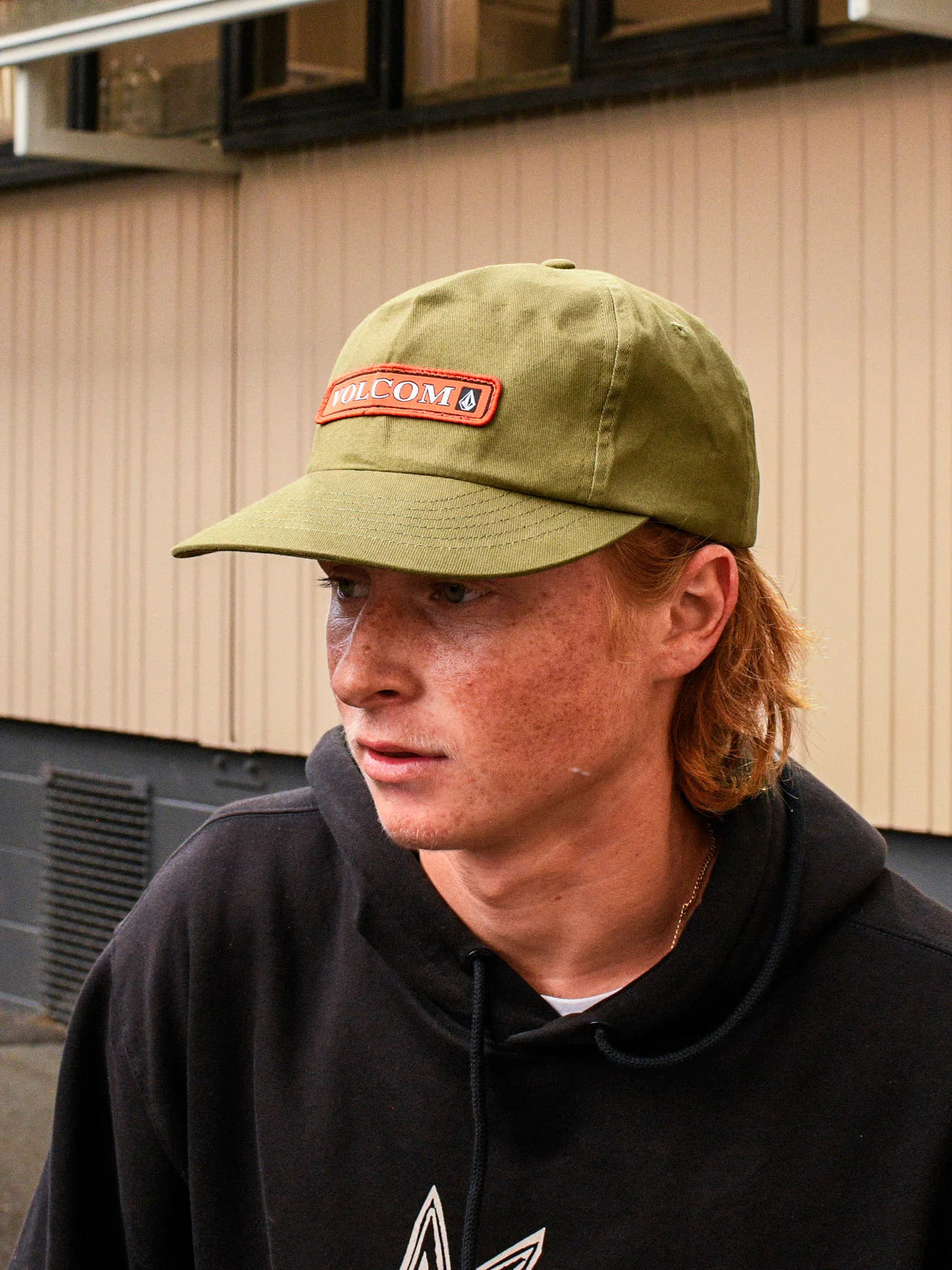 VOLCOM STRIKE STONE ADJ HAT