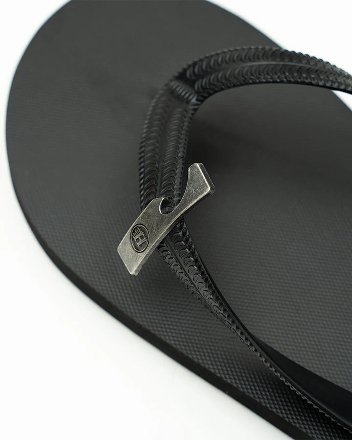 THE MAD HUEYS HUEYS BOTTLE OPENER THONGS