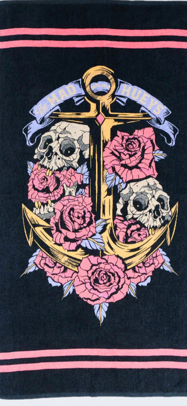 THE MAD HUEYS SKULLS AND ROSES WOMENS BEACH TOWEL