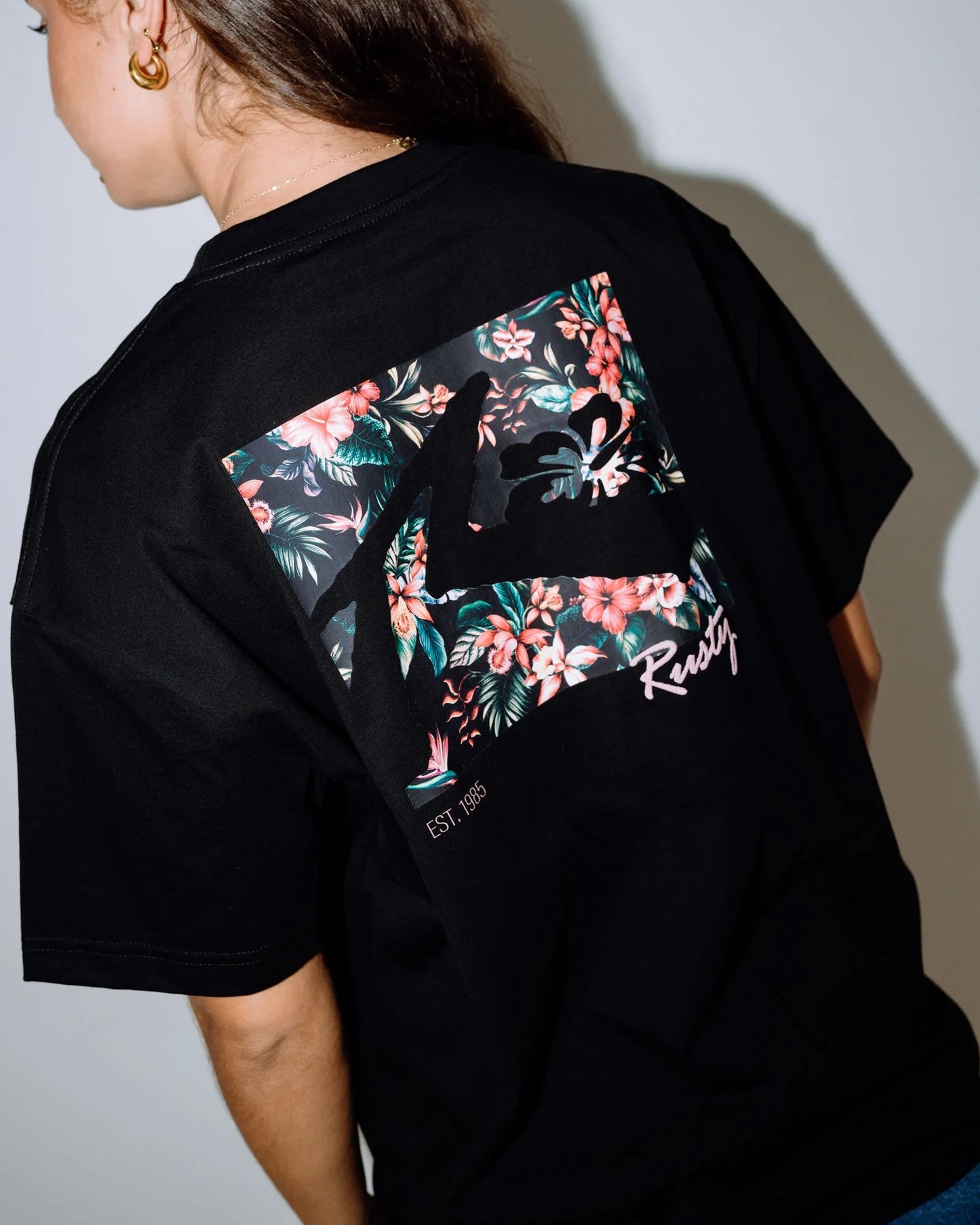 RUSTY JILL STANDARD FIT TEE