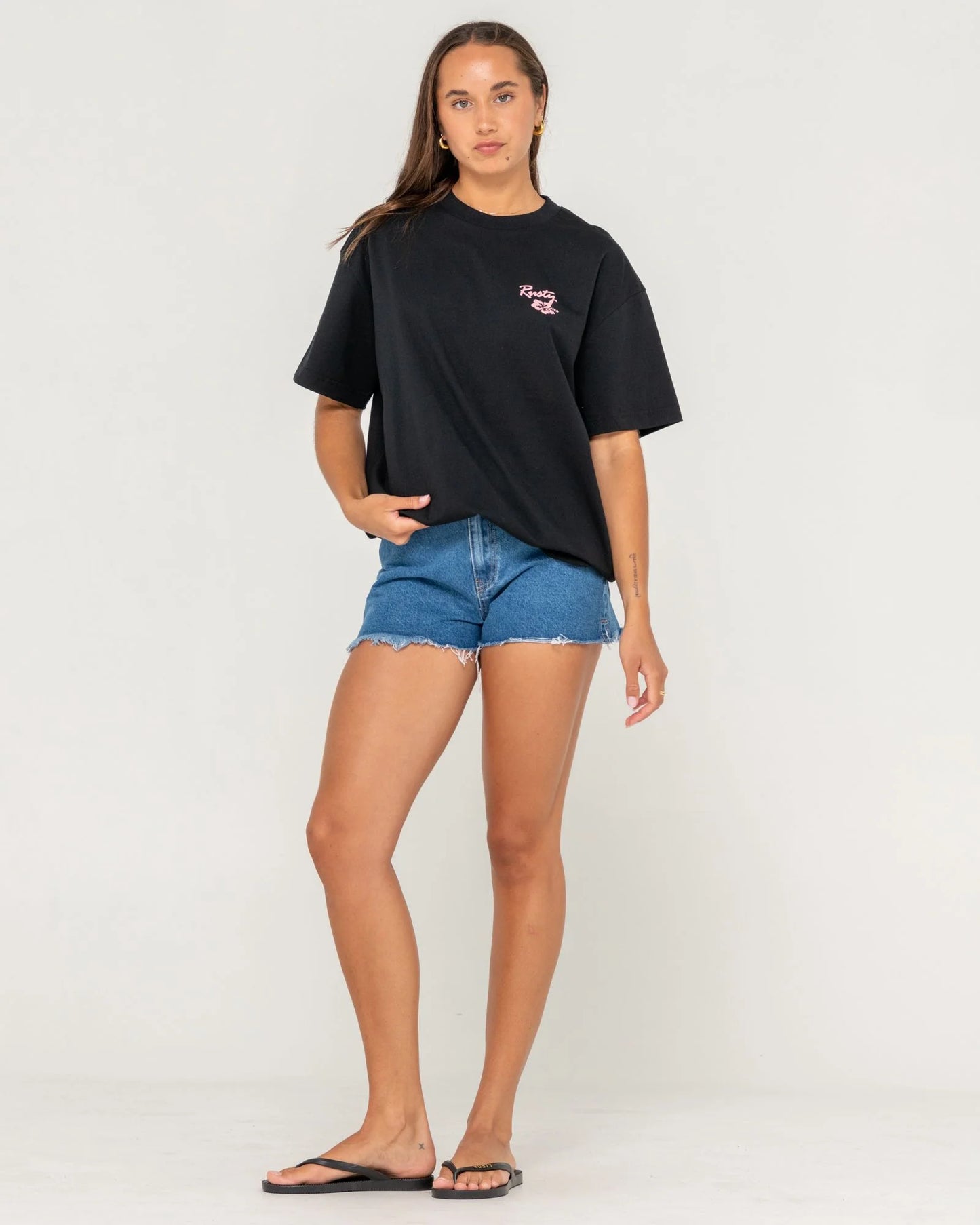 RUSTY JILL STANDARD FIT TEE