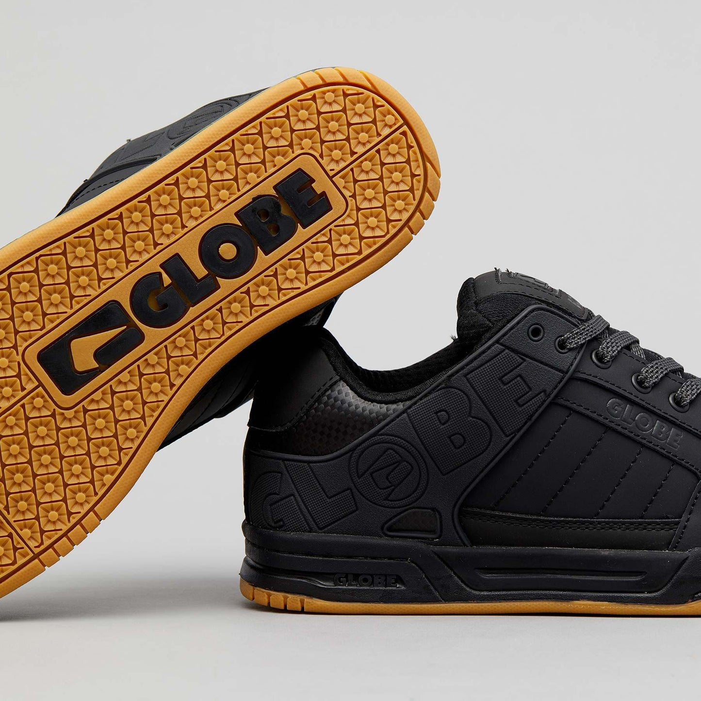 GLOBE TILT MENS SHOES