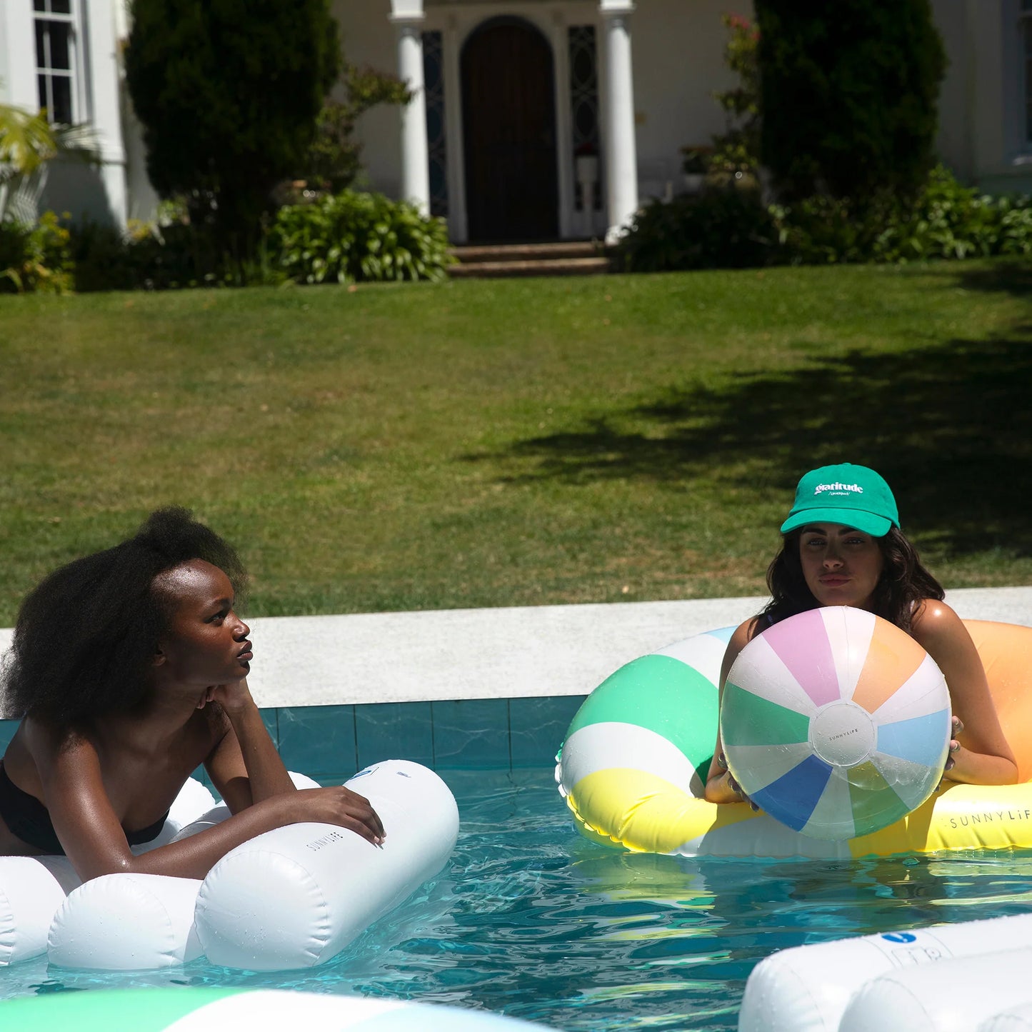 SUNNYLiFE INFLATABLE BEACH BALL