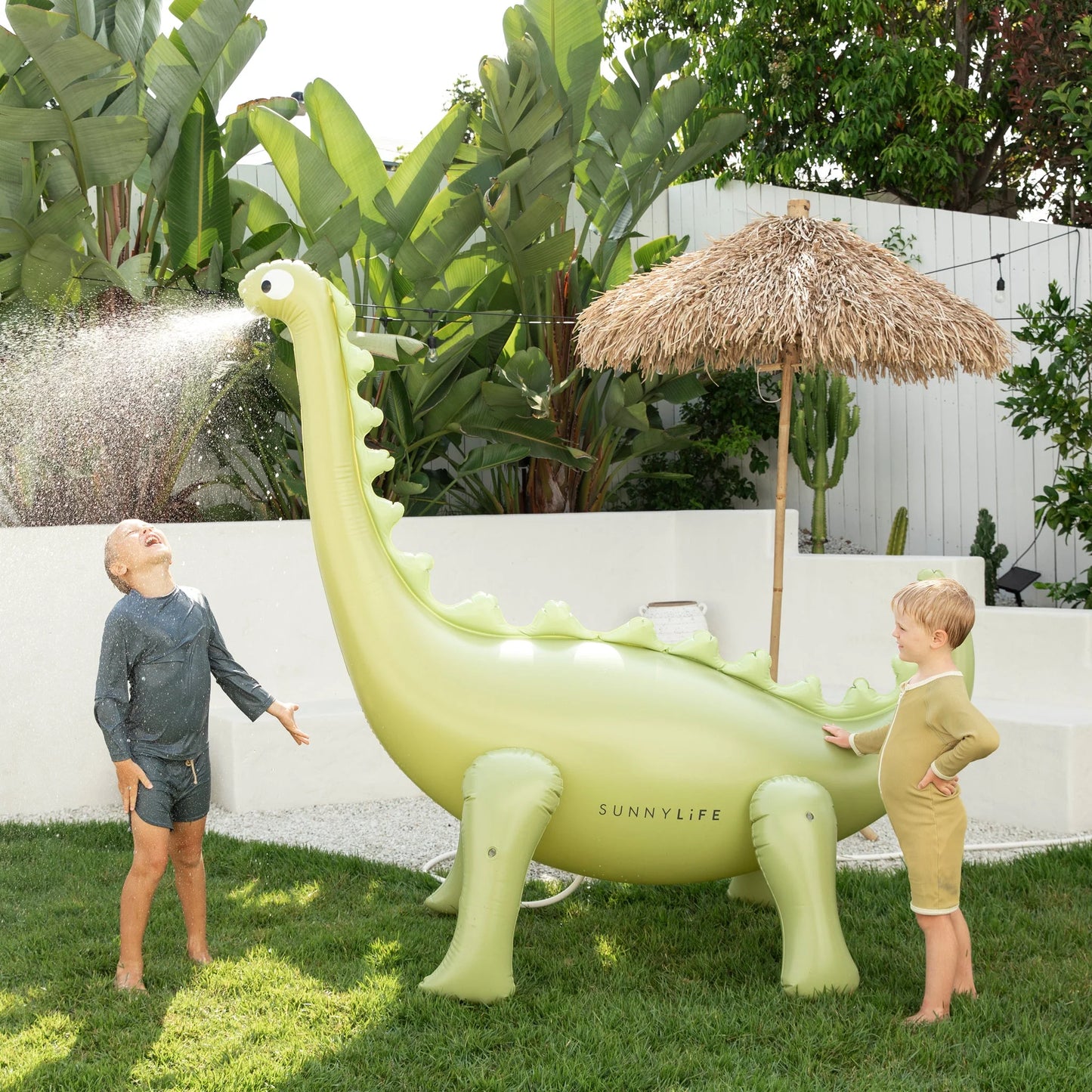 SUNNYLiFE DINO SPRINKLER IN THE WILD