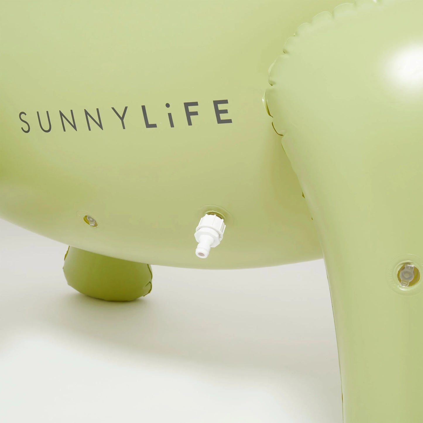 SUNNYLiFE DINO SPRINKLER IN THE WILD