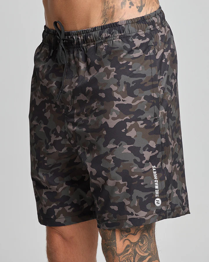 THE MAD HUEYS PISS FIT 18' PERFORMANCE SHORT