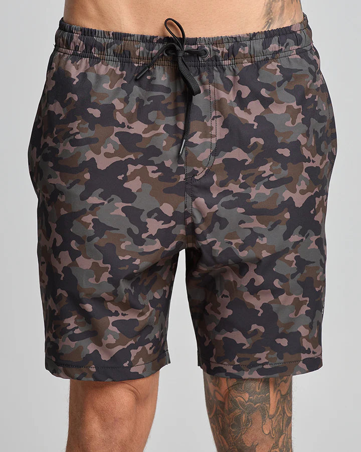 THE MAD HUEYS PISS FIT 18' PERFORMANCE SHORT