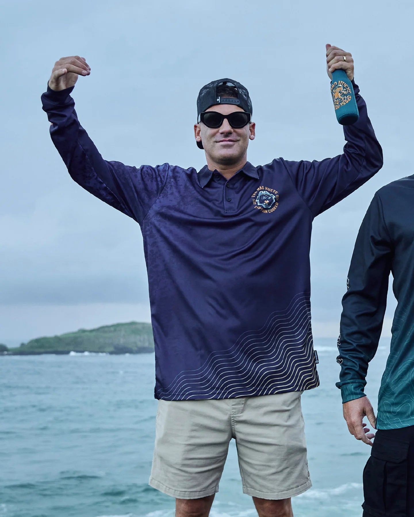 THE MAD HUEYS MENS CAPTAIN COOKED JAWS UPF50+ FISHING JERSEY