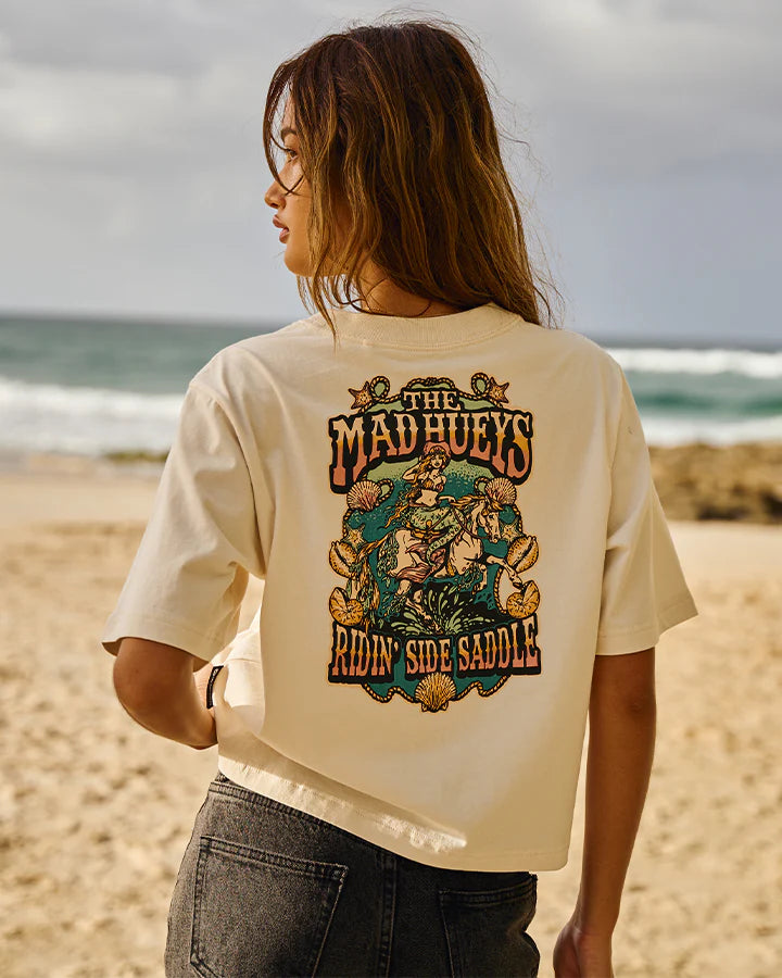 THE MAD HUEYS SIDE SADDLE WOMENS BOXY SS TEE