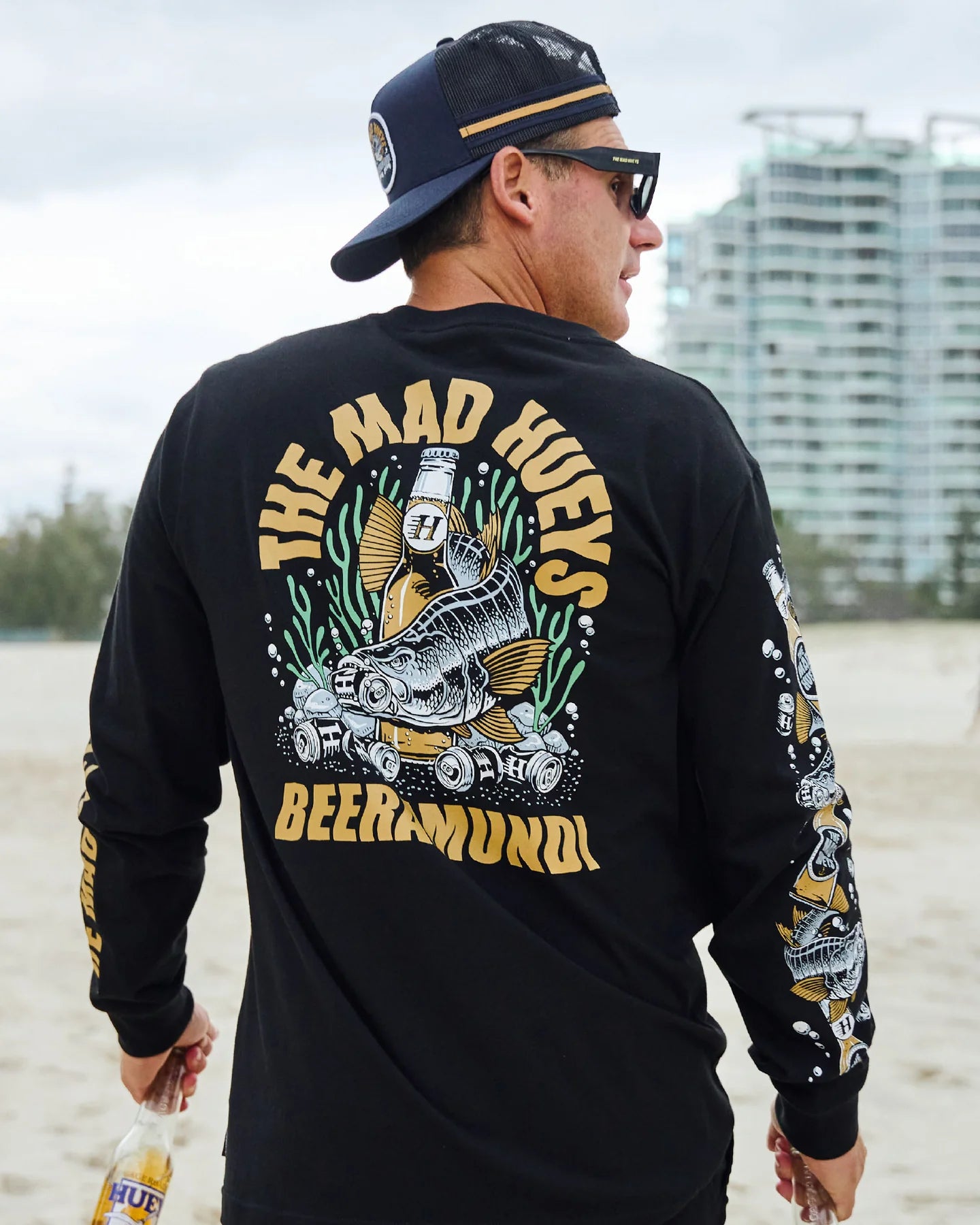 THE MAD HUEYS MENS BEERAMUNDI LS TEE