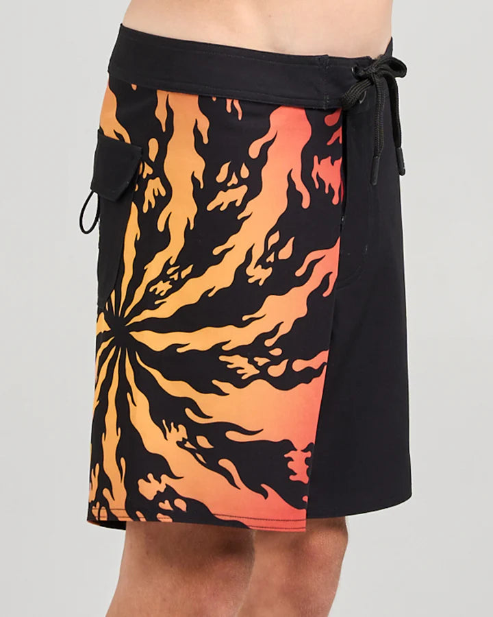 THE MAD HUEYS SKULL SPIRAL YOUTH 17" BOARDSHORTS