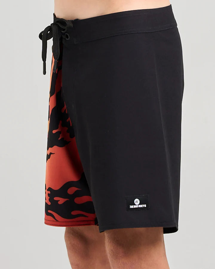 THE MAD HUEYS SKULL SPIRAL YOUTH 17" BOARDSHORTS