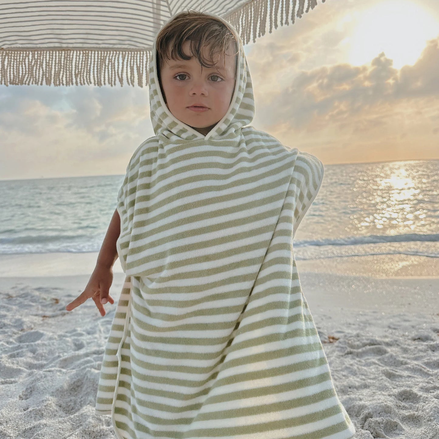 SUNNY LiFE KIDS CHARACTER HOODED TOWEL INTO THE WILD