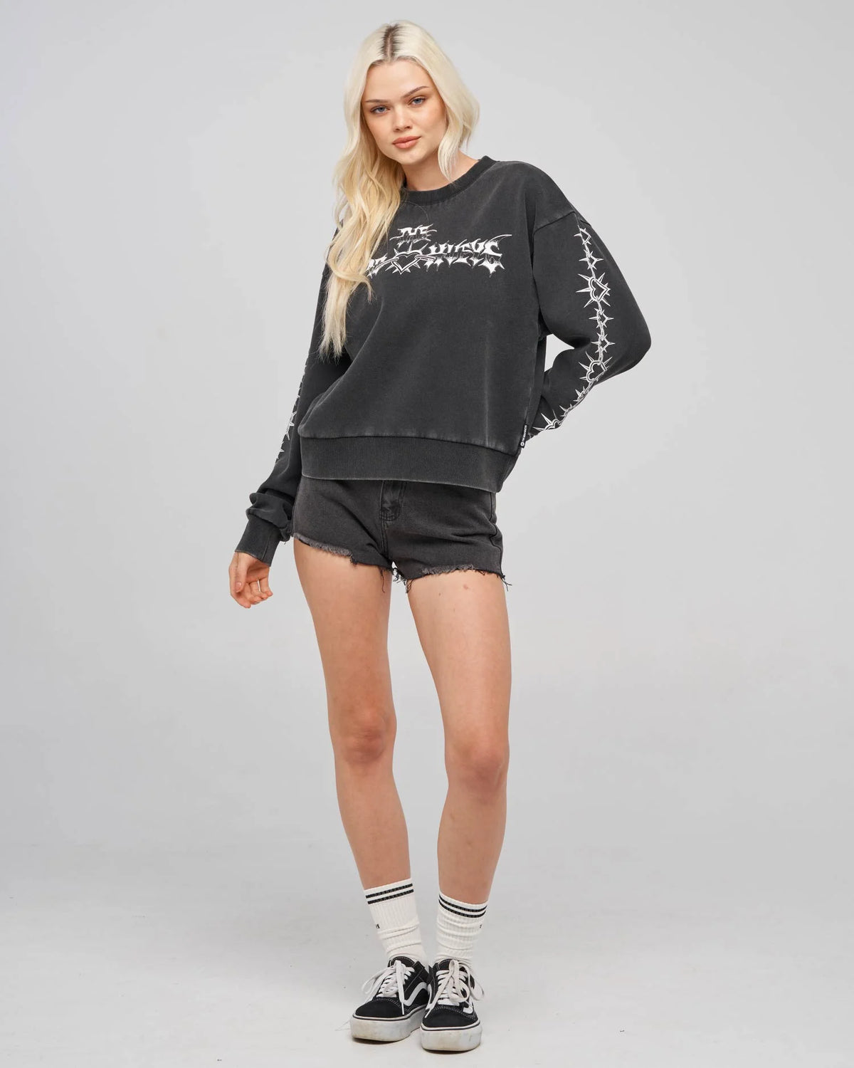 THE MAD HUEYS METAL HEART WOMENS CREW PULLOVER