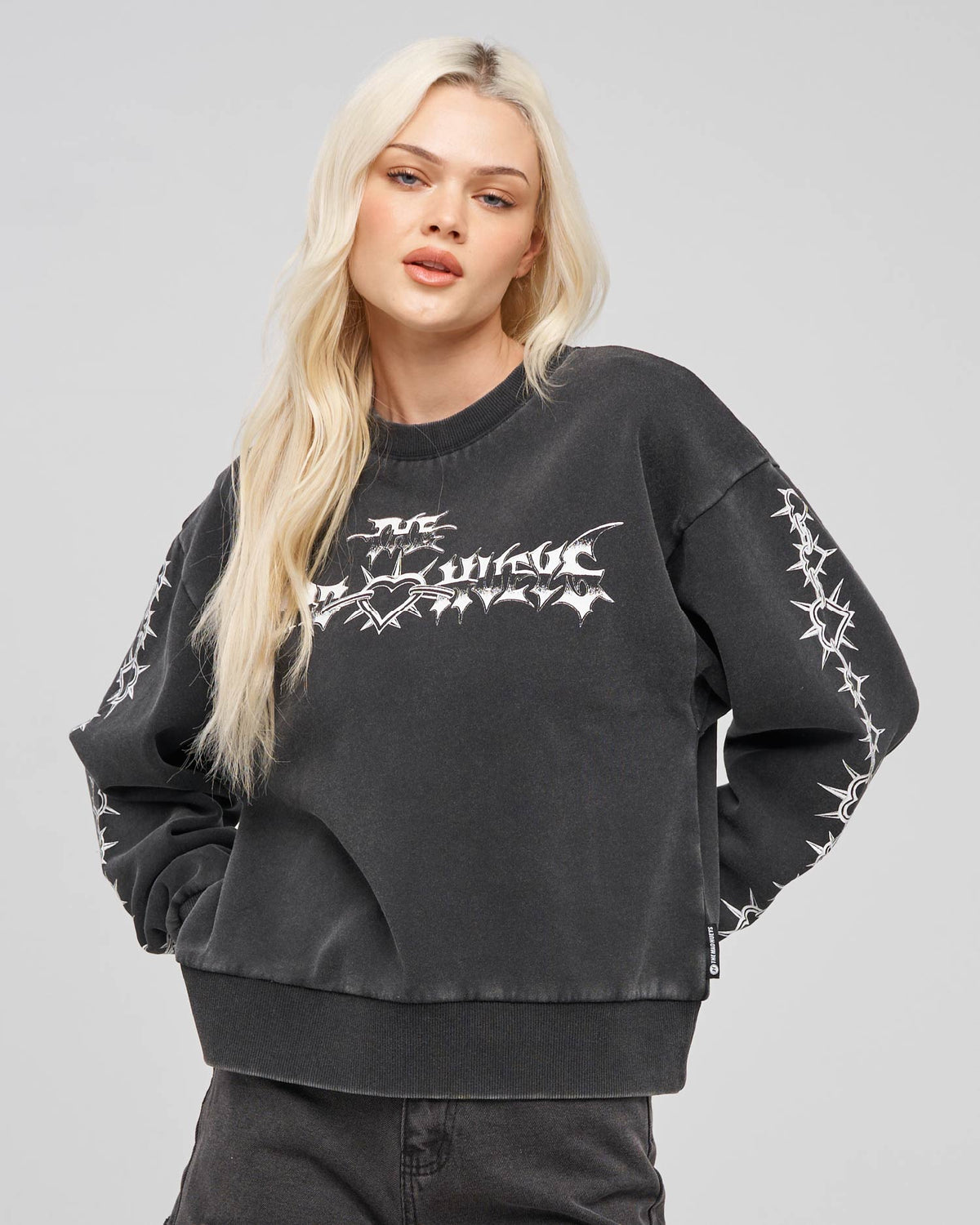 THE MAD HUEYS METAL HEART WOMENS CREW PULLOVER