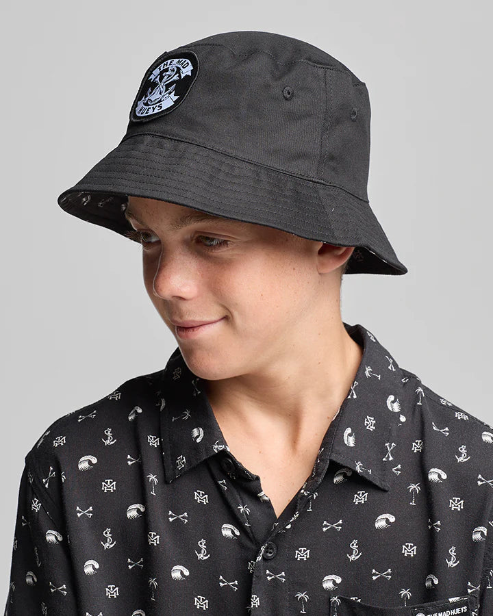 THE MAD HUEYS ANCHOR BONES YOUTH REVERSIBLE BUCKET HAT