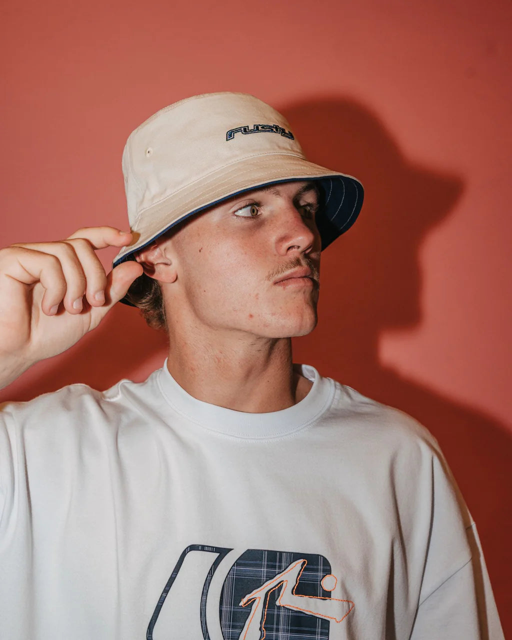 RUSTY ROAD TRIP REVERSIBLE BUCKET HAT