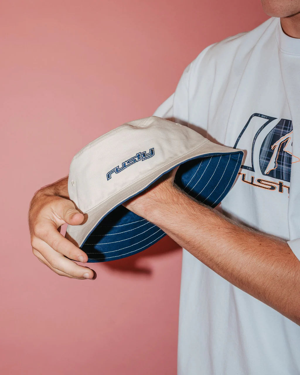 RUSTY ROAD TRIP REVERSIBLE BUCKET HAT