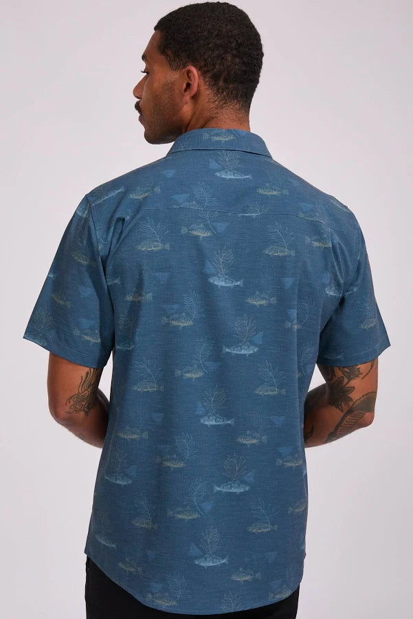 SALTY CREW BREEZER PERF BUTTON UP SHIRT