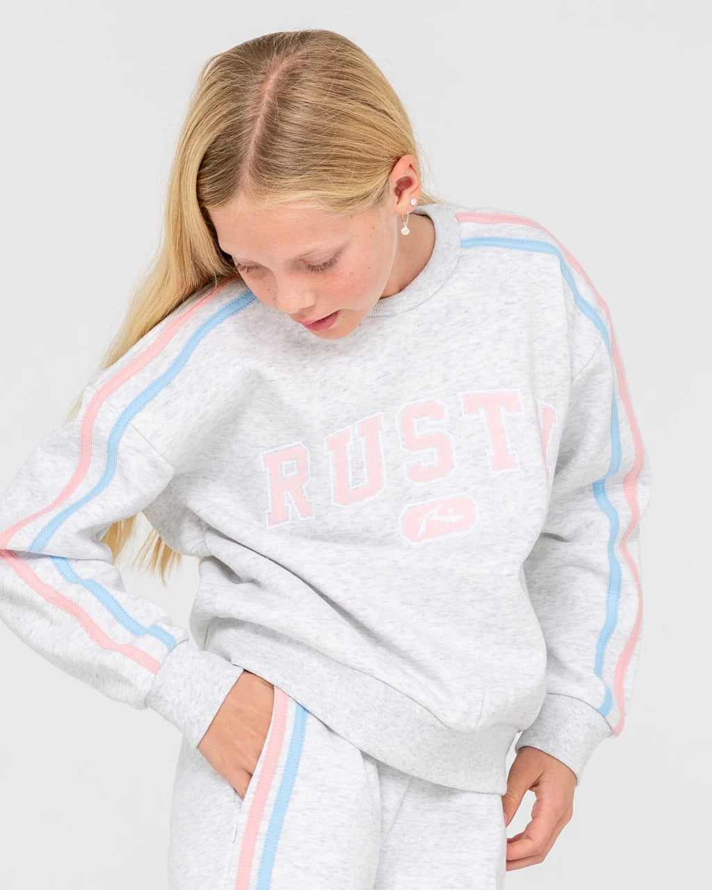 RUSTY GIRLS TEAM VARSITY CREW FLEECE