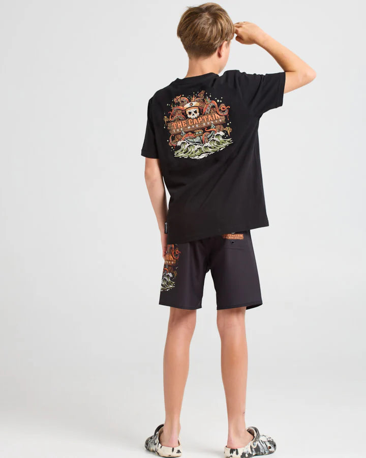 THE MAD HUEYS KRAKEN CAPTION YOUTH TEE